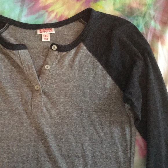 Two tone grey 3/4 sleeve button up henley XS - Picture 2 of 2